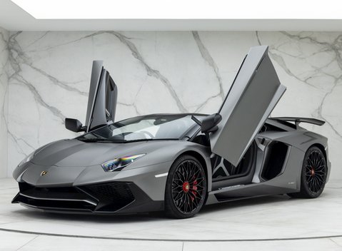 Lamborghini Aventador SV LP 750-4 Roadster 8