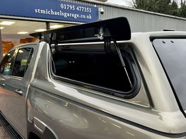 Toyota Hilux 2.8 HI-Luxury Invincible X D-4D 4WD Double Cab Auto 4WD 5dr 65