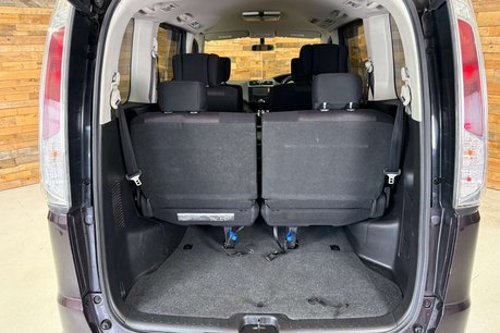 Nissan Serena 19
