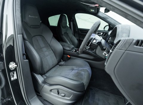 Porsche Cayenne Turbo GT 8