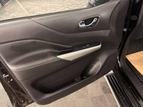 Nissan Navara 2.3 dCi Tekna Auto 4WD Euro 6 4dr 26