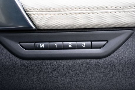 Land Rover Discovery Sport 1.5 Discovery Sport R-Dynamic SE P300e Auto 4WD 5dr 25