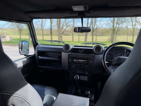 Land Rover Defender 2.2 Defender 90 XS Hard Top TD 4WD 22