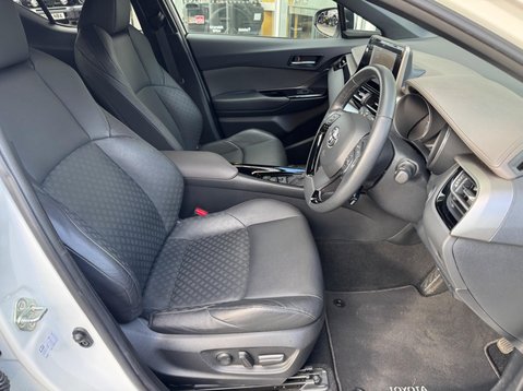 Toyota C-HR EXCEL 17