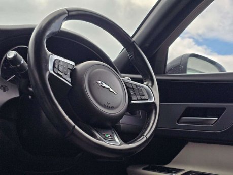 Jaguar XF 2.0d R-Sport Saloon 4dr Diesel Auto Euro 6 (s/s) (180 ps) 45
