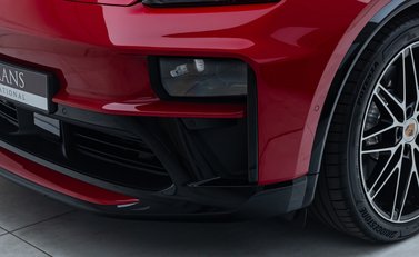 Porsche Macan GTS Electric 38