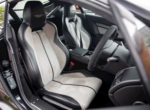 Aston Martin V12 Vantage S 12