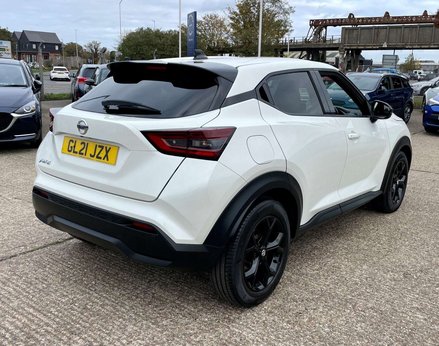 Nissan Juke 1.0 Juke N-Connecta DiG-T 5dr 9