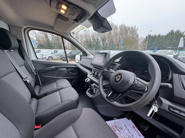 Renault Trafic LWB L2H1 Low Roof Advance L130 Air Con Sensors EURO 6 15