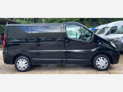 Renault Trafic 2.0 TD dCi SL27 Sport Panel Van 4dr Diesel Manual L1 H1 (214 g/km, 115 bhp) 7