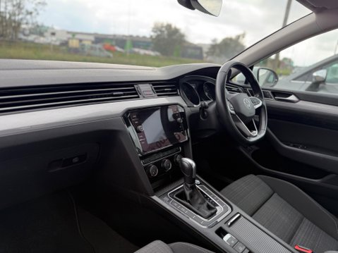 Volkswagen Passat SE NAV TDI DSG 9