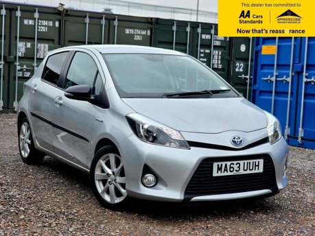 Toyota Yaris 1.5 VVT-h T Spirit Hatchback 5dr Petrol Hybrid CVT Euro 5 (101 ps) 1
