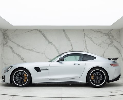 Mercedes-Benz AMG GT R Premium 