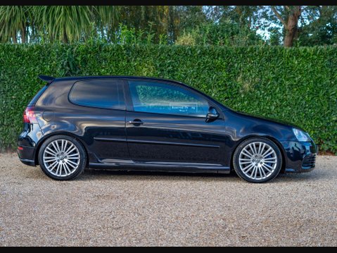 Volkswagen Golf 3.2 Golf R32 Semi-Auto 4WD 3dr 2