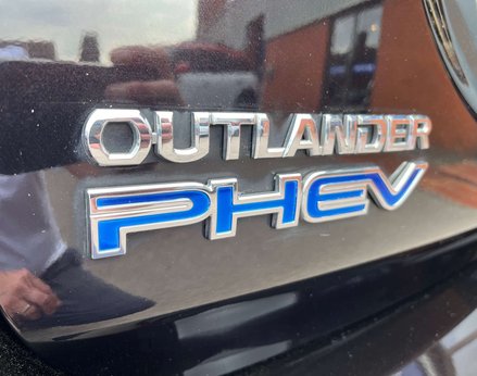 Mitsubishi Outlander 2.4 Outlander Dynamic PHEV CVT 4WD 5dr 91