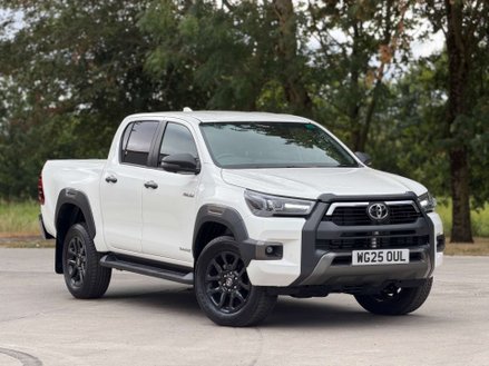 Toyota Hilux 2.8 Hilux Invincible X MHEV 4WD A 4WD 4dr