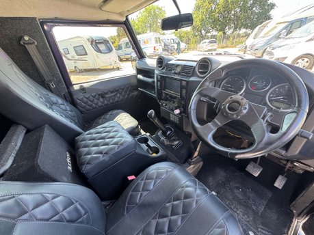 Land Rover Defender 2.2 Defender 90 Hard Top TD 4WD 5dr 13