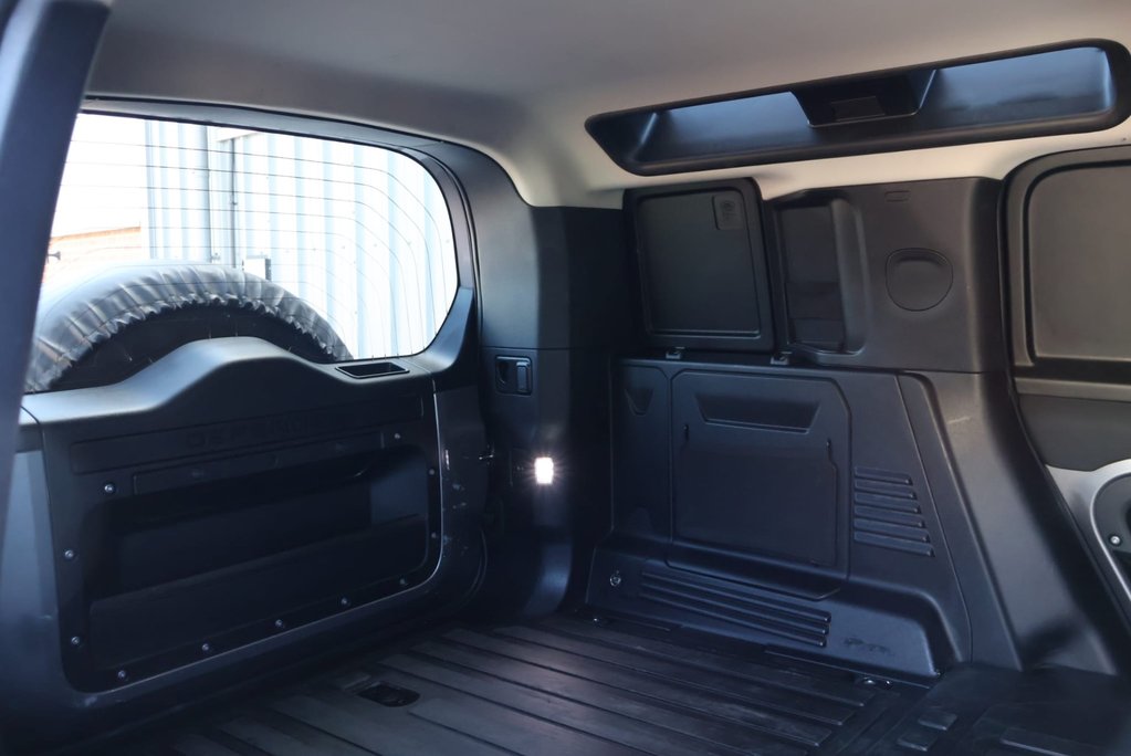 Land Rover Defender 110 HARD TOP MHEV expedition model ask about rear seat conversion 19