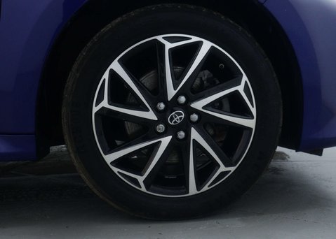 Toyota Yaris 1.5 Yaris Design HEV CVT 5dr 15