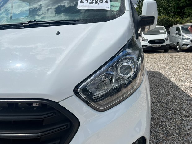 Ford Transit Custom AUTO SWB L1H1 Low Roof Trend Air Con Sensors Tow Bar EURO 6 NO VAT 25
