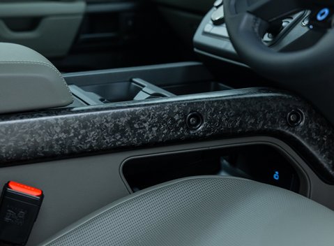 Land Rover Defender 110 OCTA EDITION ONE 32