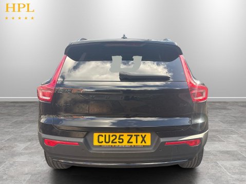 Volvo XC40 2.0 B4 MHEV Plus Black Edition SUV 5dr Petrol Hybrid DCT Auto Euro 6 (s/s) 6