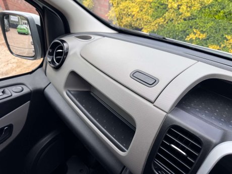 Renault Trafic 1.6 Trafic SL27 Sport Nav dCi 7