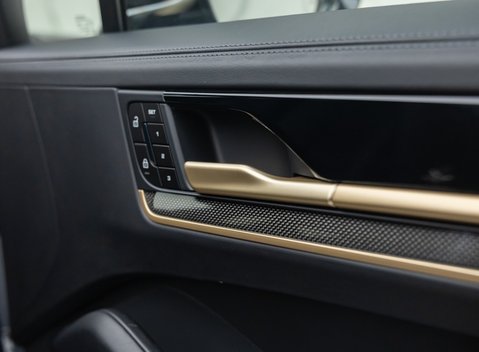 Porsche Cayenne TURBO E-HYBRID COUPE WITH GT PACKAGE 32