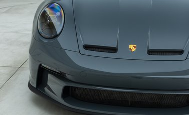 Porsche 911 GT3 TOURING (992) 27