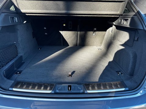 Jaguar F-Pace R-DYNAMIC HSE BLACK 63