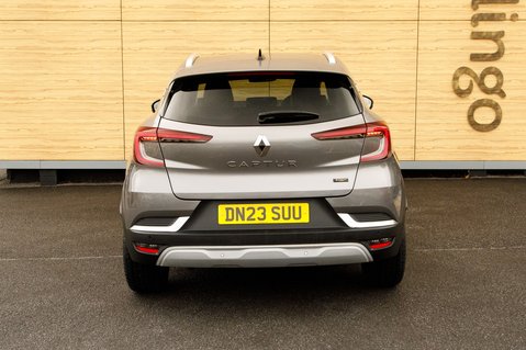 Renault Captur TECHNO E-TECH 6