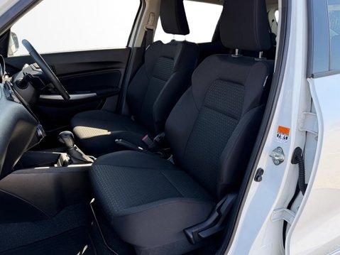 Suzuki Swift 1.2 Dualjet 83 12V Hybrid SZ5 5dr Auto 22