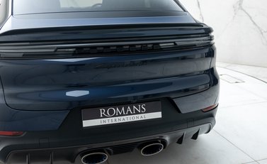 Porsche Cayenne TURBO E-HYBRID COUPE WITH GT PACKAGE 36