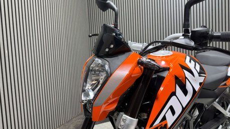 KTM Duke 2016 INCREDIBLY CLEAN LONG MOT ONLY 1K AKRAPOVIC 27