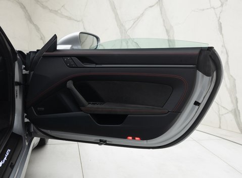 Porsche 911 Targa 4 GTS (992) 37