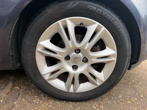 Vauxhall Corsa 1.4i 16v Design 5dr (a/c) 10