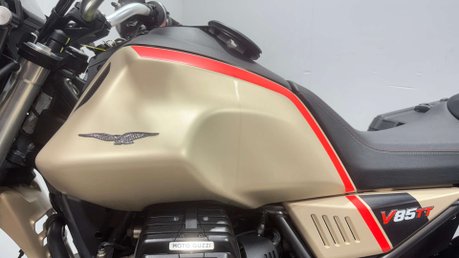 Moto Guzzi V85 TT 850 2021 ONLY 11K HISTORY FULL LUGGAGE ADVENTURE BIKE 13