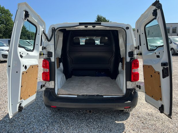 Peugeot Expert Crew Cab (SOLD) MWB L2H1 Low Roof Professional 3100 Air Con Alloys Sensors 9