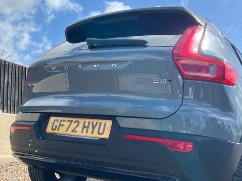 Volvo XC40 B4 PLUS AWD MHEV 18