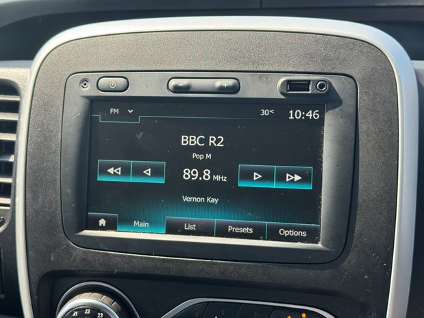 Renault Trafic SWB L1H1 [SOLD CR] Low Roof Black Edition SL28 Air Con Nav Sensors EURO 6 N 26