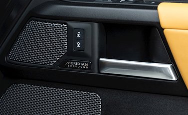 Land Rover Defender 110 V8 21