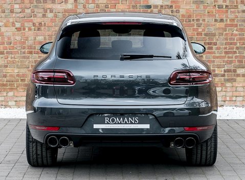 Porsche Macan GTS 5