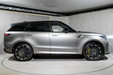Land Rover Range Rover Sport SV EDITION ONE. FULL SATIN PPF. CARBON CERAMIC BRAKES. SLIDING PANO ROOF. 7