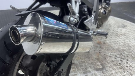 Kawasaki Z ZR750 2005 ONLY 20K NEW MOT SERVICED COMMUTER BIKE 750CC 42