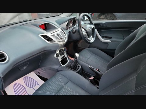 Ford Fiesta ZETEC 22
