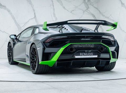 Lamborghini Huracan STO 7