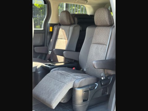 Toyota Alphard Hybrid 21