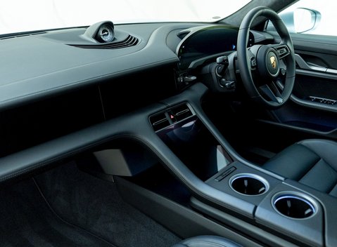 Porsche Taycan Turbo 15