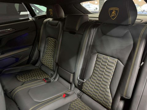 Lamborghini Urus 4.0 V8 BiTurbo SUV 5dr Petrol Auto 4WD Euro 6 (650 ps) 50