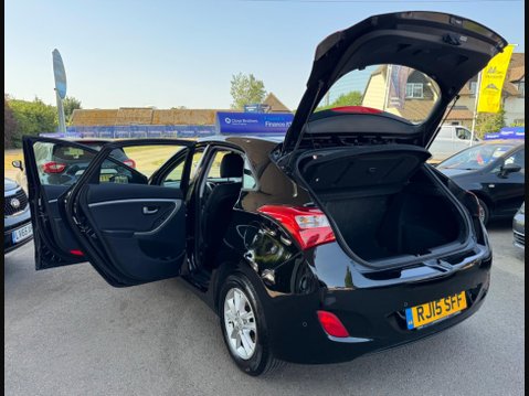 Hyundai i30 1.6 CRDi Blue Drive Active Euro 5 (s/s) 5dr 28